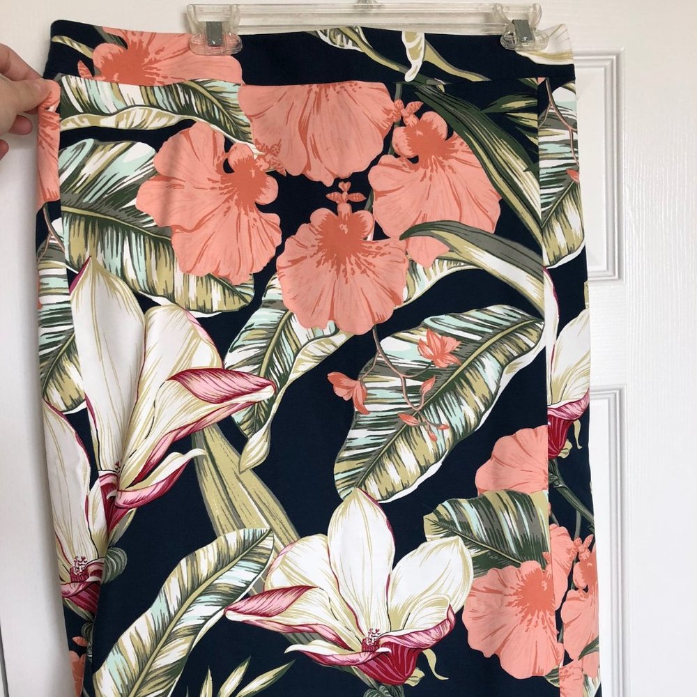 Size 14 Ann Taylor Floral Pencil Skirt